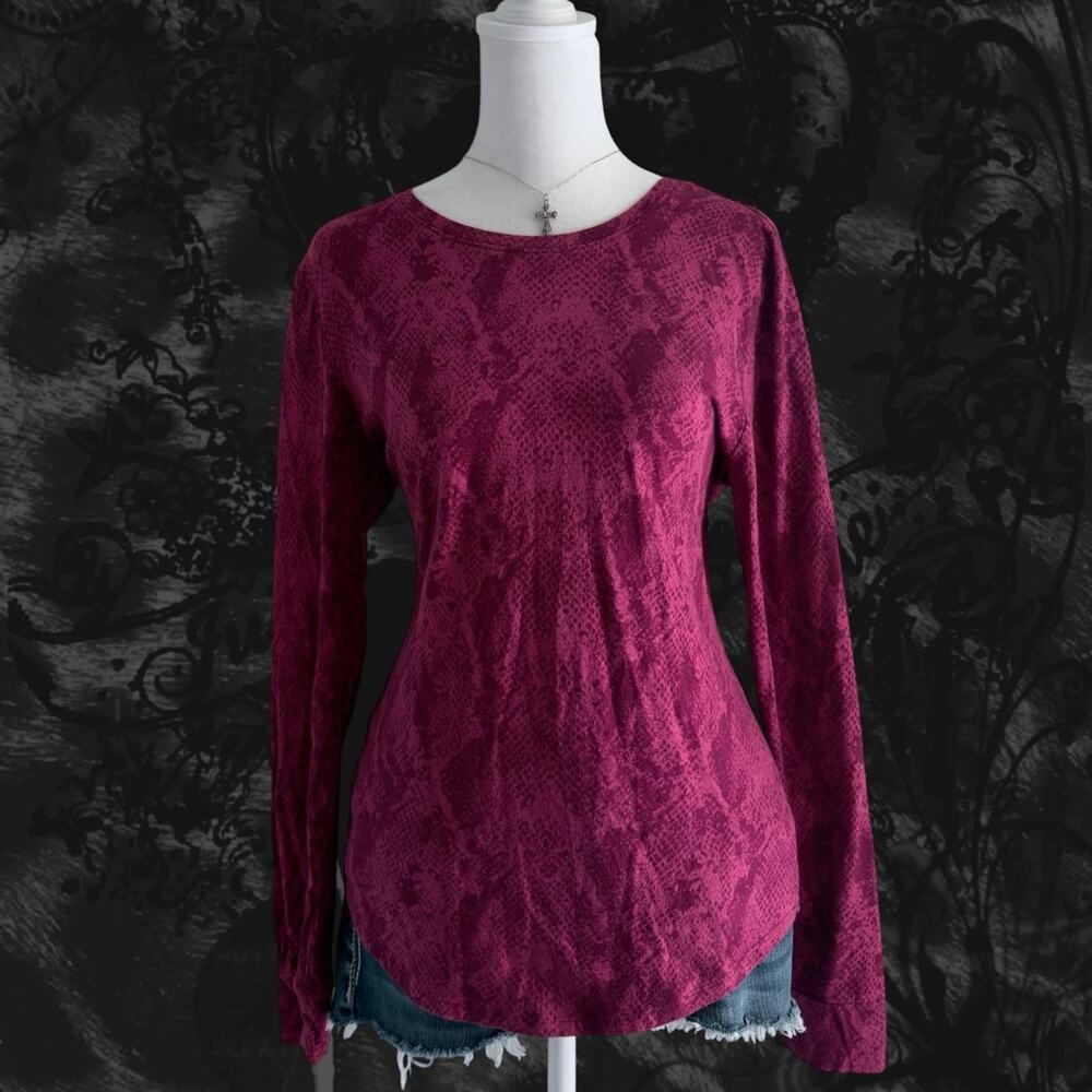 rosey berry pink tonal python inspired dark femme long sleeve